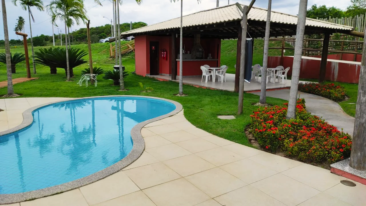 Piscina e quiosque do Costa de Itapema
